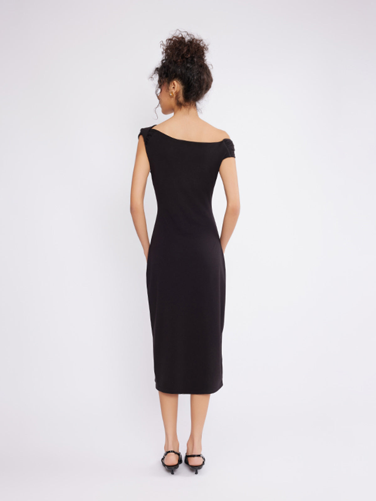 ASOBIO Asymmetric Neckline Knit Midi Dress