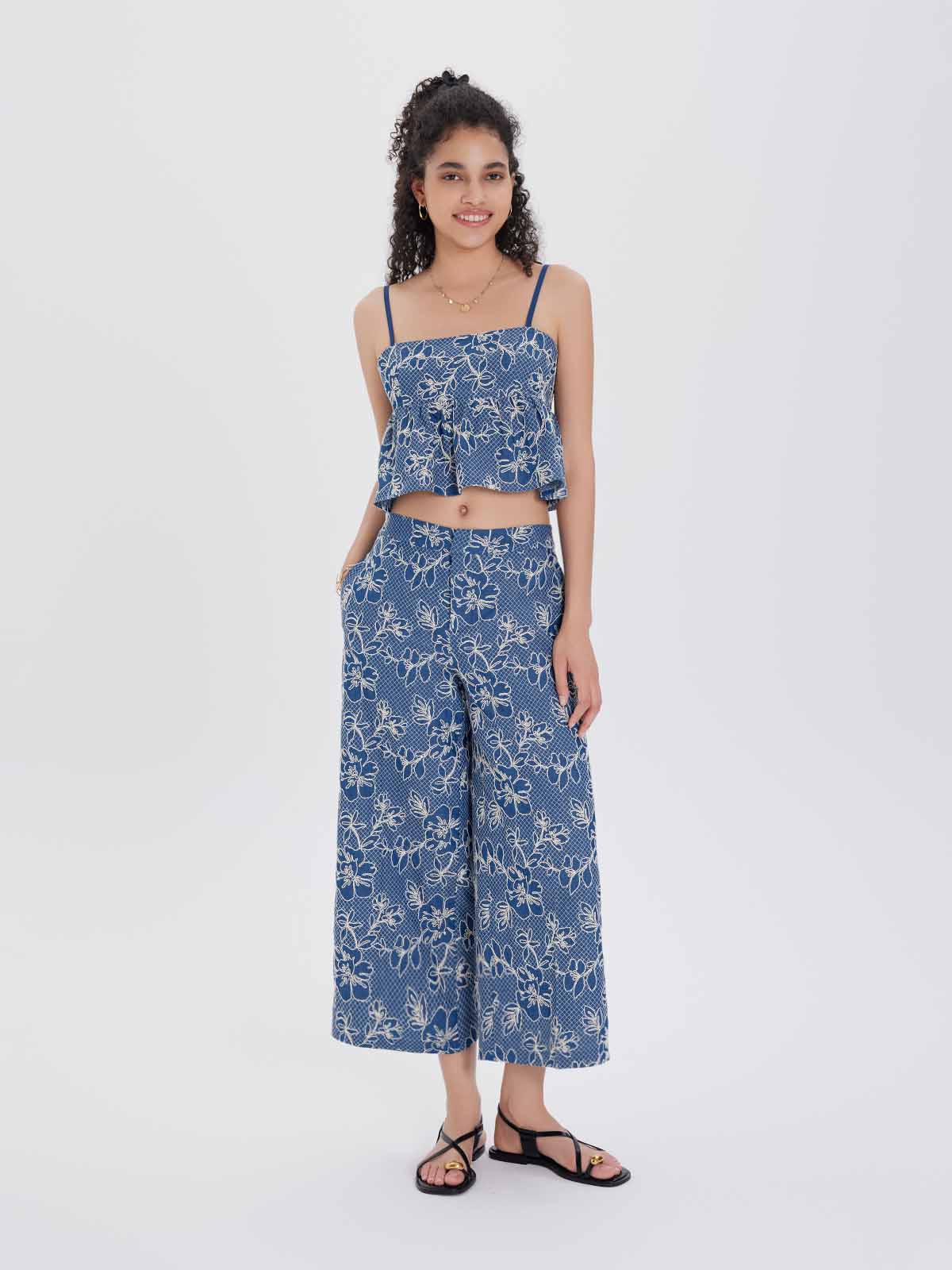 ASOBIO Embroidered Wide-Leg Cropped Pants