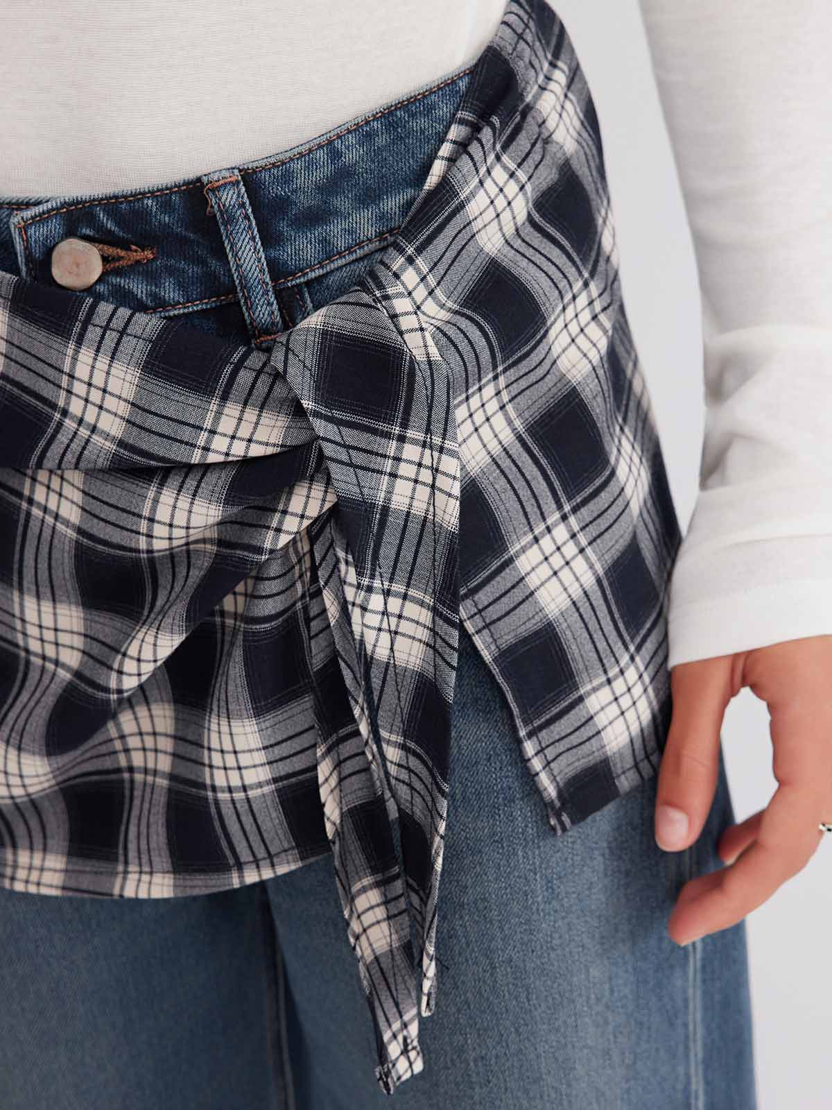 ASOBIO Plaid Tie-Detail Jeans